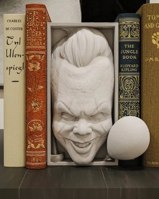3D Book Nook “Pennywise” – Декор для книжкової полиці | Жахи | 3D друк • мініатюра 2